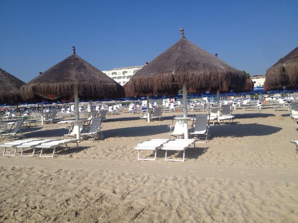 Residence Blumarine Giulianova Esterno foto