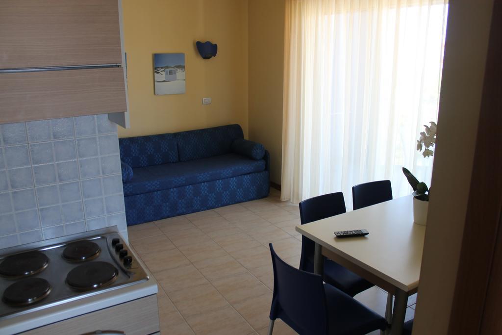 Residence Blumarine Giulianova Esterno foto