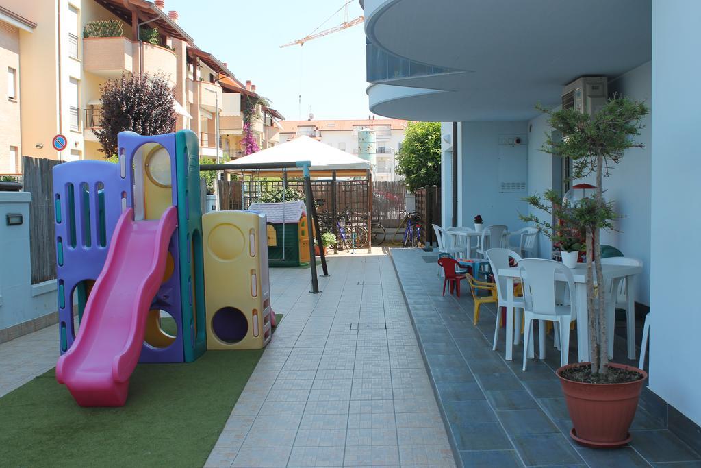 Residence Blumarine Giulianova Esterno foto