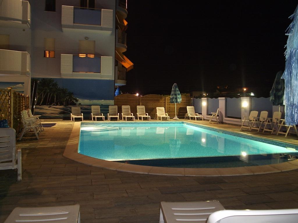 Residence Blumarine Giulianova Esterno foto
