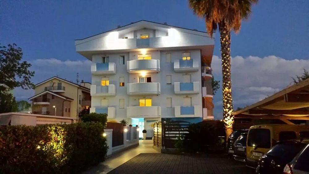 Residence Blumarine Giulianova Esterno foto
